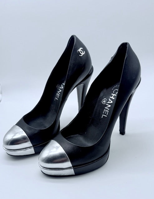 Chanel Black Leather Cap-Toe Platform Pumps Size EU 38